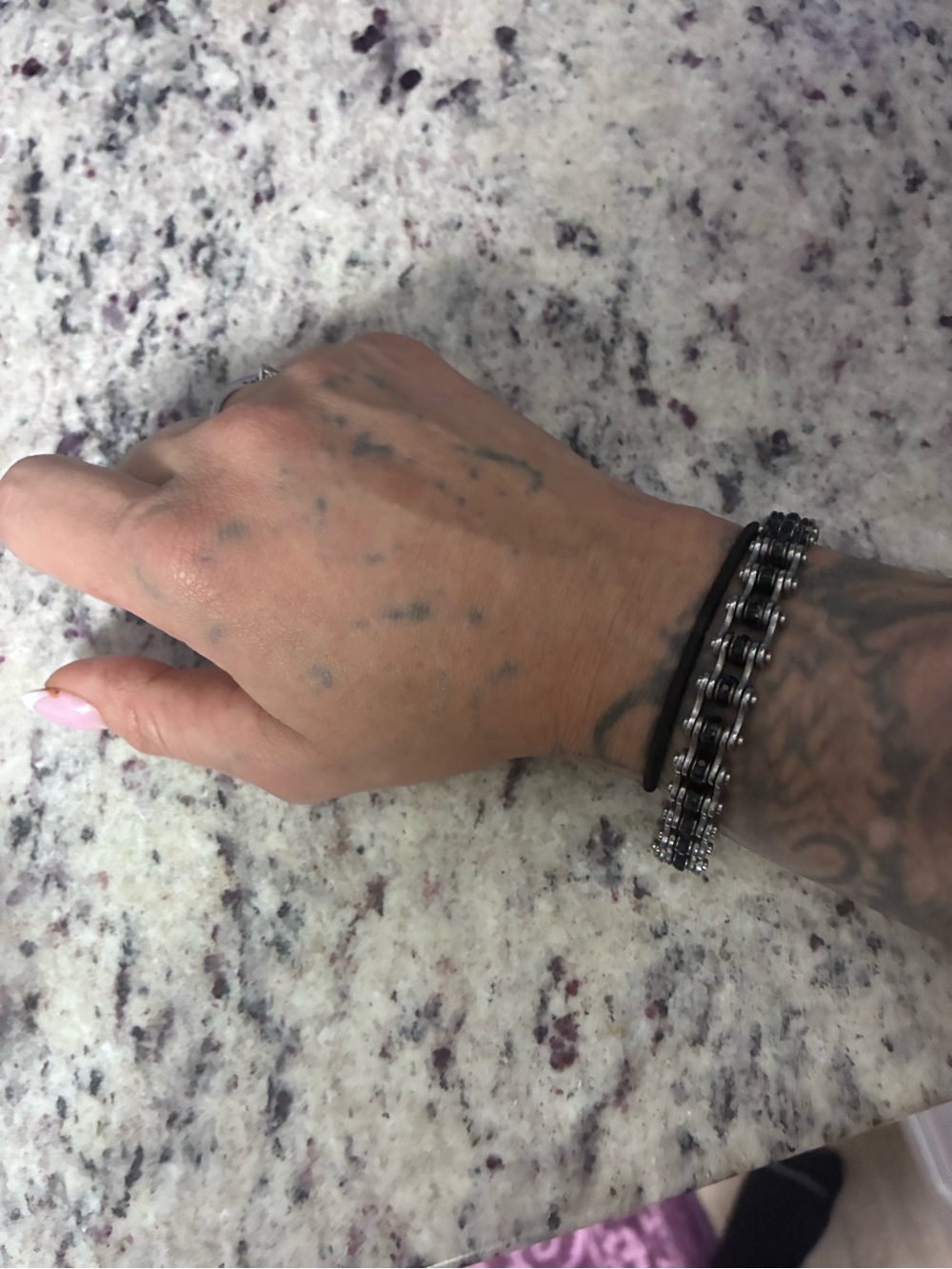 WOMENS CHAIN BRACELET ABOUT 7.5 INCHES LONG ⛓️‍💥